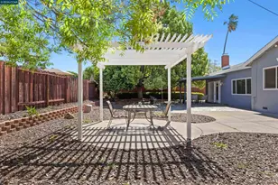 1724 Carriage Dr, Walnut Creek, CA 94598 - Photo 51