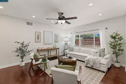 1724 Carriage Dr, Walnut Creek, CA 94598 - Photo 15