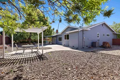 1724 Carriage Dr, Walnut Creek, CA 94598 - Photo 53