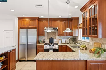 1724 Carriage Dr, Walnut Creek, CA 94598 - Photo 5