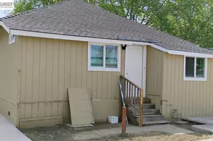 742 4th St, Hollister, CA 95023 - Photo 5