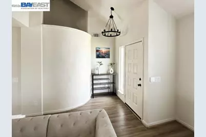 15055 Hollyhock Ct, Lathrop, CA 95330 - Photo 3