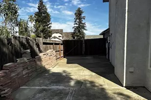 15055 Hollyhock Ct, Lathrop, CA 95330 - Photo 21