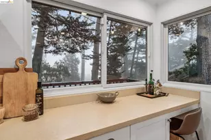 18 North Cir, Oakland, CA 94611 - Photo 21