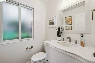 18 North Cir, Oakland, CA 94611 - Photo 25