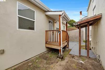 1833 108th Ave, Oakland, CA 94603 - Photo 9