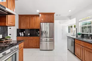 84 Oakes Blvd, San Leandro, CA 94577 - Photo 19