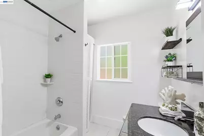 84 Oakes Blvd, San Leandro, CA 94577 - Photo 35