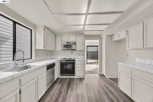 1068 Foster St, Alameda, CA 94502 - Photo 17