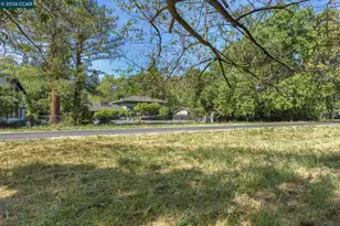 90 Laurel Dr, Danville, CA 94526 - Photo 21