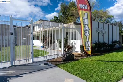 132 18th St, Merced, CA 95340 - Photo 3