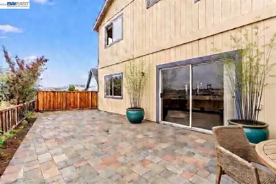 104 Bridgeview Ct, Crockett, CA 94525 - Photo 9