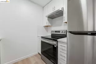 811 York St, Oakland, CA 94610 - Photo 17