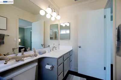 31 Oak Park Dr, Alameda, CA 94502 - Photo 35