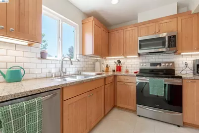 2364 Driftwood Way, San Leandro, CA 94577 - Photo 15