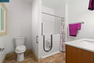 272 10th St, Pittsburg, CA 94565 - Photo 23