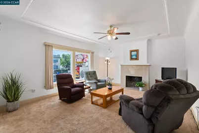 272 10th St, Pittsburg, CA 94565 - Photo 7