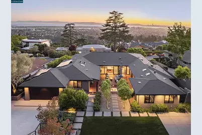 260 Pershing Dr, Oakland, CA 94611 - Photo 1