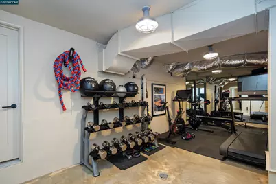 260 Pershing Dr, Oakland, CA 94611 - Photo 27