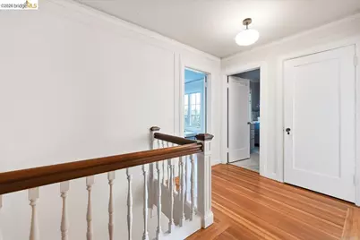 35 Ross Cir, Oakland, CA 94618 - Photo 27