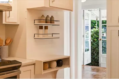 35 Ross Cir, Oakland, CA 94618 - Photo 17