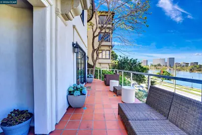 2038 2040 Lakeshore, Oakland, CA 94606 - Photo 47