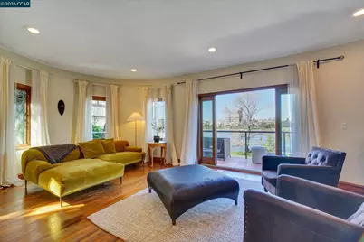 2038 2040 Lakeshore, Oakland, CA 94606 - Photo 9