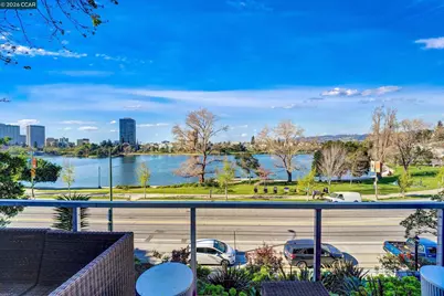 2038 2040 Lakeshore, Oakland, CA 94606 - Photo 35