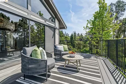 6277 Wood Dr, Oakland, CA 94611 - Photo 31