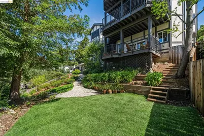 6277 Wood Dr, Oakland, CA 94611 - Photo 13