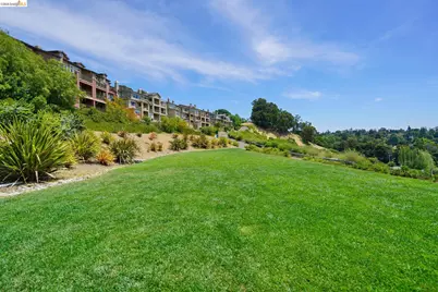 6280 Rocky Point Ct, Oakland, CA 94605 - Photo 35