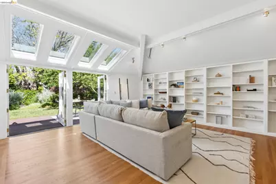 5633 Oak Grove Ave, Oakland, CA 94618 - Photo 21