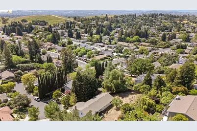 1159 Everett Ct, Concord, CA 94518 - Photo 35