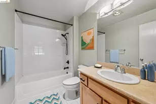 60 Marina Lakes Dr, Richmond, CA 94804 - Photo 9