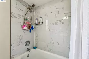 2242 Santa Clara Ave, Alameda, CA 94501 - Photo 19