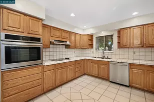 1402 Canterbury Dr, Fairfield, CA 94533 - Photo 9