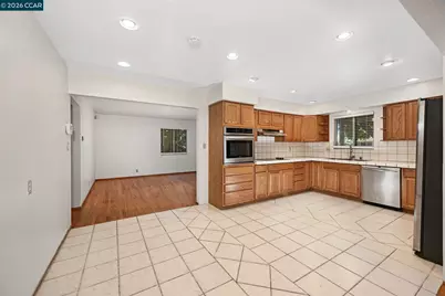 1402 Canterbury Dr, Fairfield, CA 94533 - Photo 7