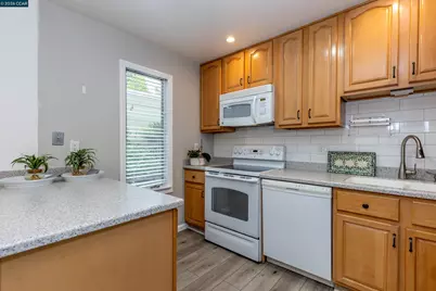 3152 Ptarmigan Dr #2, Walnut Creek, CA 94595 - Photo 5