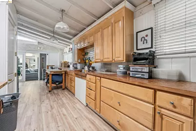 1720 Auseon Ave, Oakland, CA 94621 - Photo 51