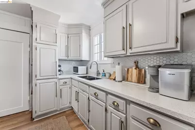 1720 Auseon Ave, Oakland, CA 94621 - Photo 35