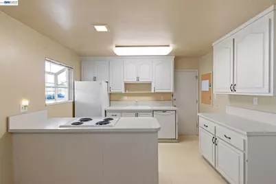 35446 Cleremont Dr, Newark, CA 94560 - Photo 9