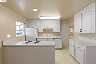 35446 Cleremont Dr, Newark, CA 94560 - Photo 9