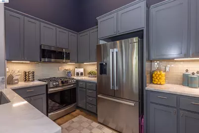 228 1st St, Benicia, CA 94510 - Photo 5