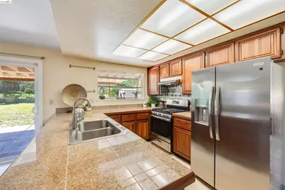 2142 Redwood Rd, Hercules, CA 94547 - Photo 11