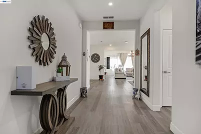 1710 Flora Way, Tracy, CA 95376 - Photo 5