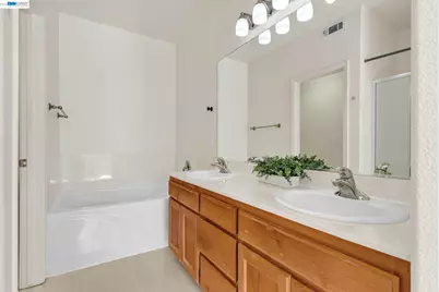 10863 Packard St #157, Oakland, CA 94603 - Photo 17