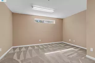 10863 Packard St, Oakland, CA 94603 - Photo 25