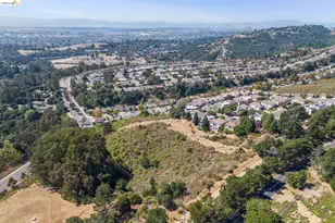 14381 Skyline Blvd, Oakland, CA 94619 - Photo 25