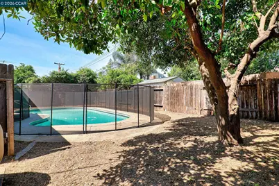 7016 Uranus Pkwy, Sacramento, CA 95823 - Photo 17