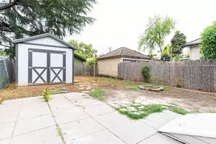 318 Pine St, Stockton, CA 95204 - Photo 23